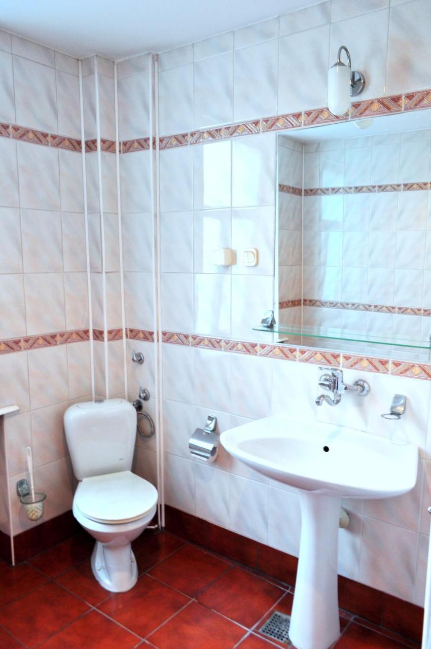 Bed and Breakfast Bristol Economy à Bytom Extérieur photo